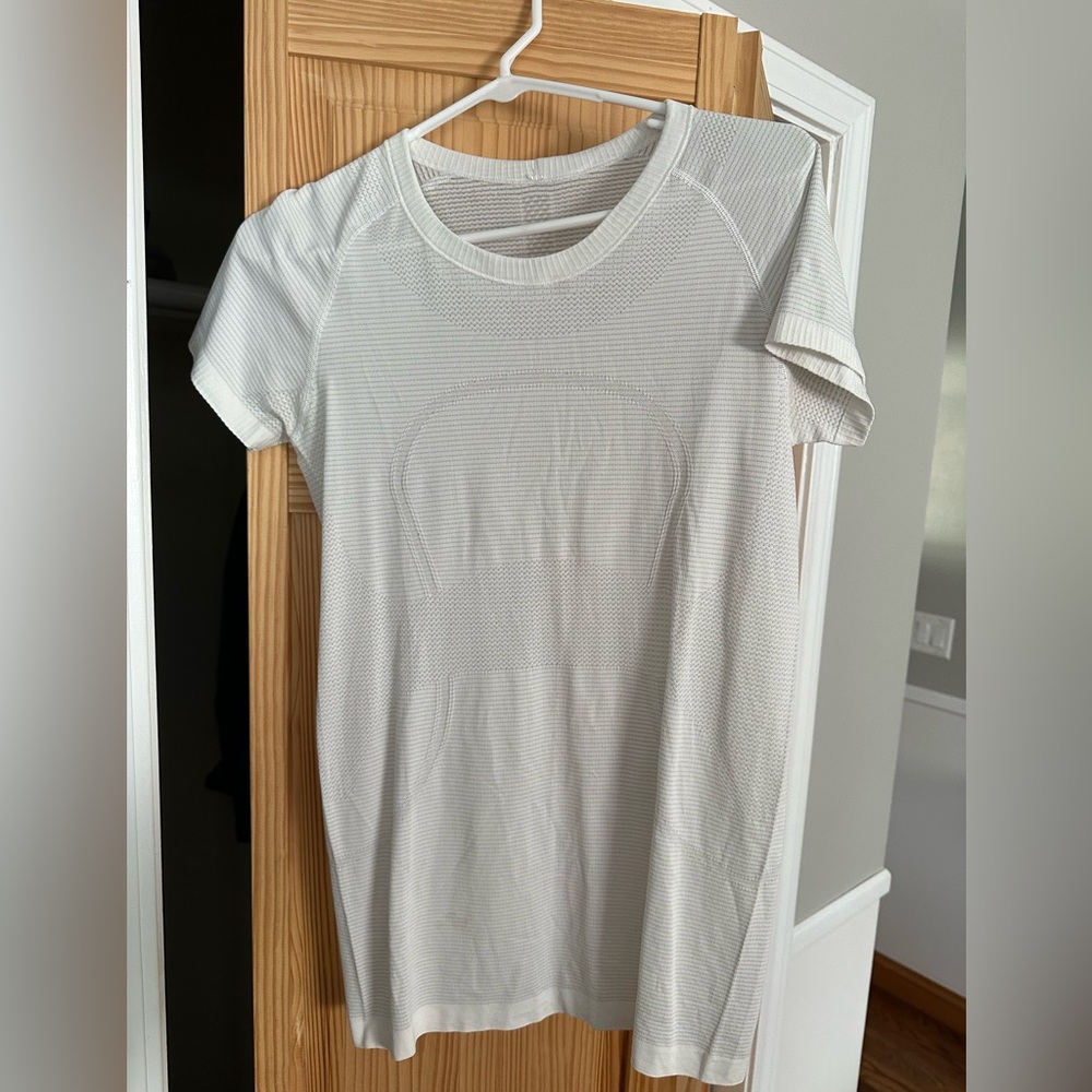 Lululemon t-shirt